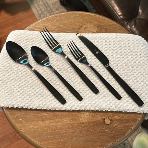 🍴4, 8 or 12 Piece Set(s) of Hearth & Hand Magnolia Matte Black Flatware 🍴 - Picture 3 of 14
